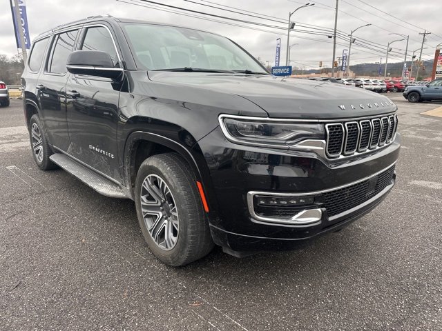 Used 2023 Jeep Wagoneer 4WD w/ Premium Group I image 3