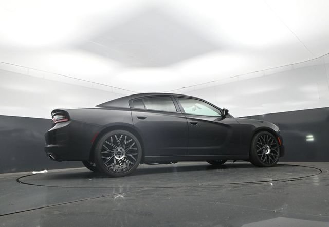 Used 2019 Dodge Charger SXT w/ Leather Interior Group RWD image 29