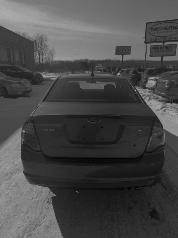 Used 2012 Ford Fusion SE image 3