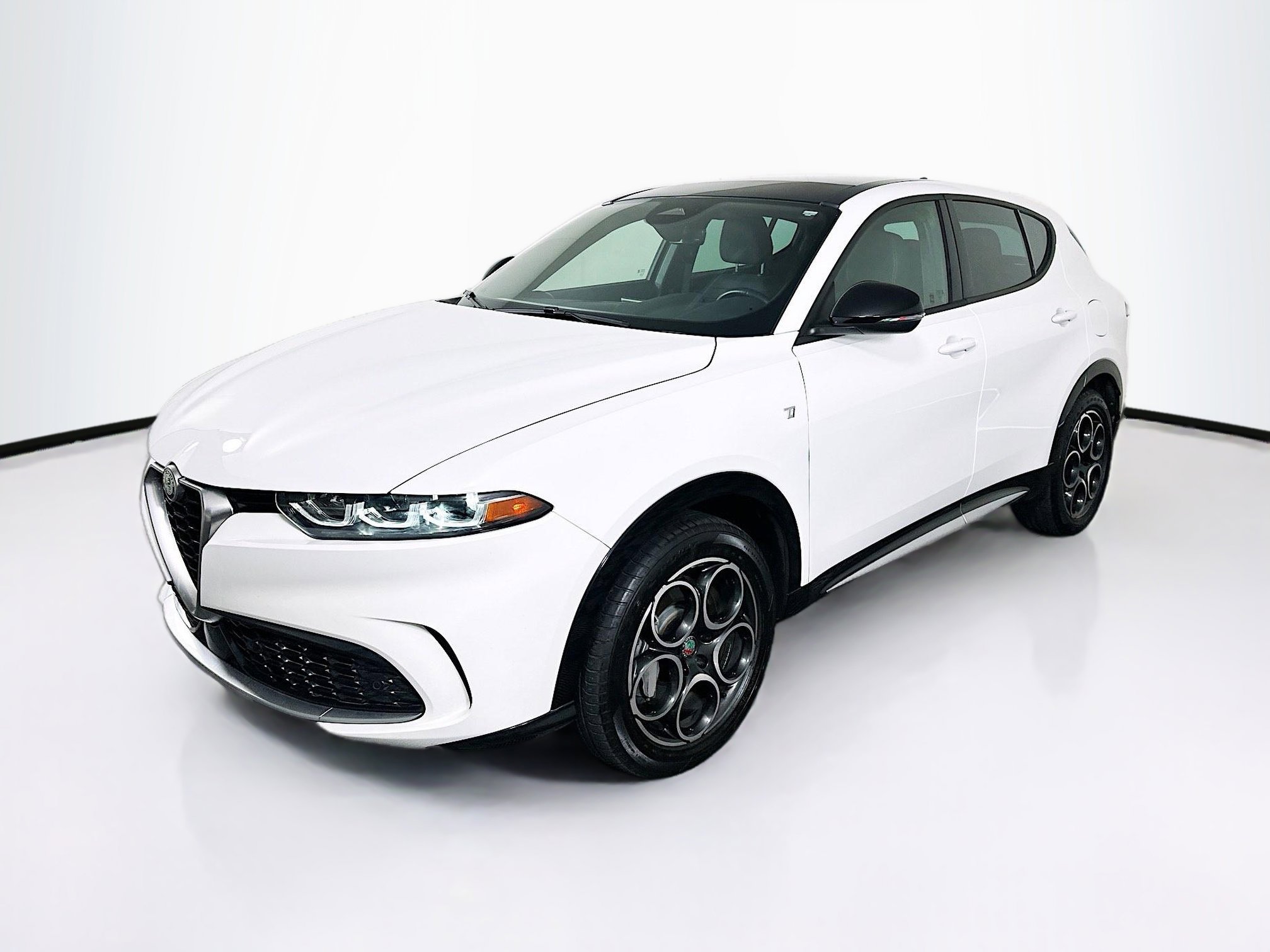 Used 2024 Alfa Romeo Tonale Ti AWD/4WD image 3