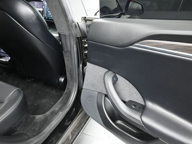 Used 2021 Tesla Model S Plaid image 21