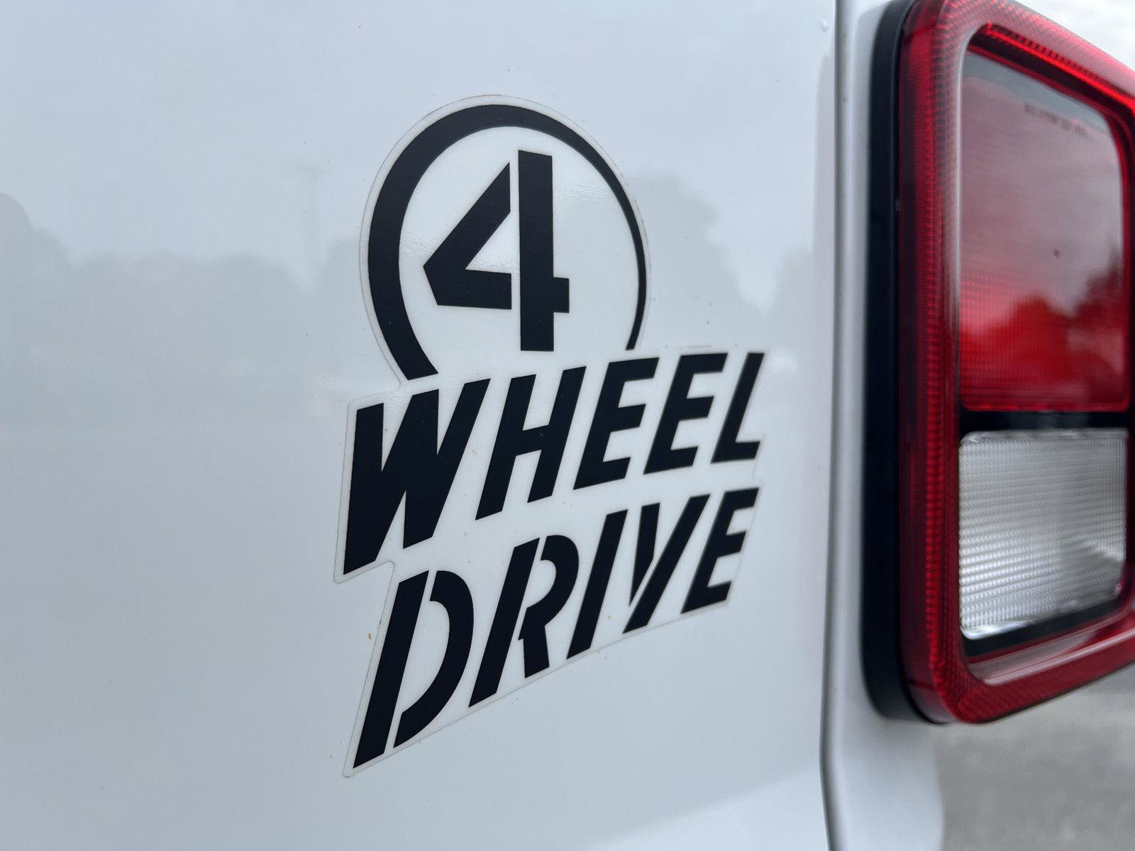 Used 2021 Jeep Gladiator Willys image 9