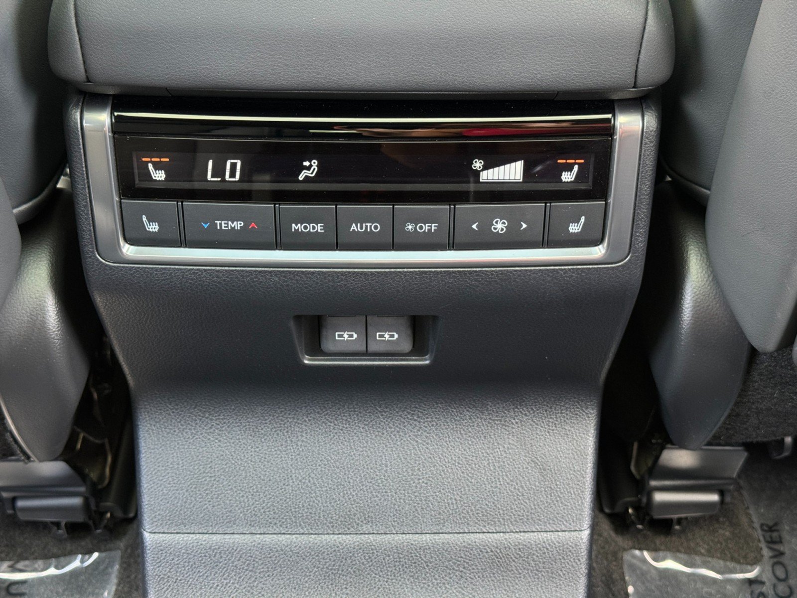 Used 2024 Lexus GX 550 w/ Cold Area Package AWD/4WD image 38