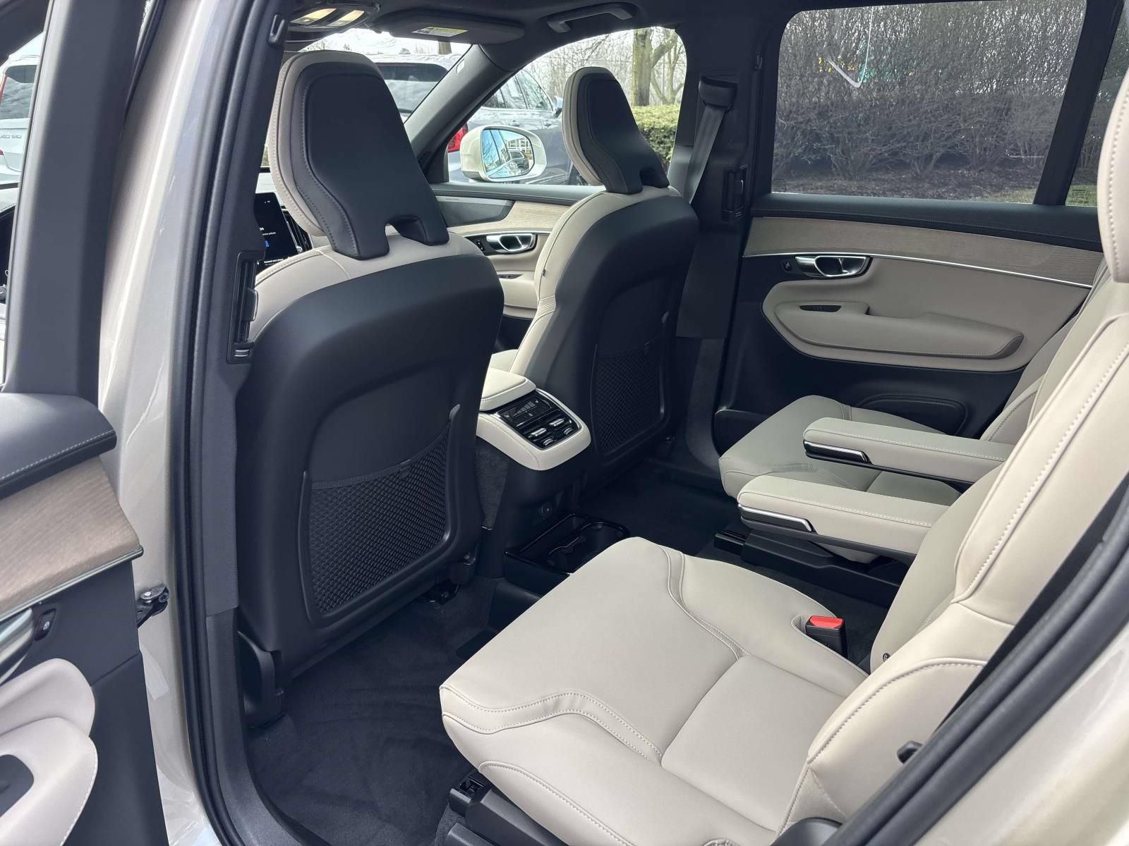 New 2026 Volvo XC90 B6 Plus w/ Protection Package Premier AWD/4WD image 27