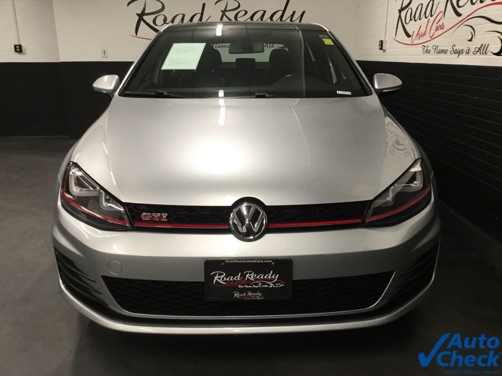 Used 2017 Volkswagen GTI SE image 4