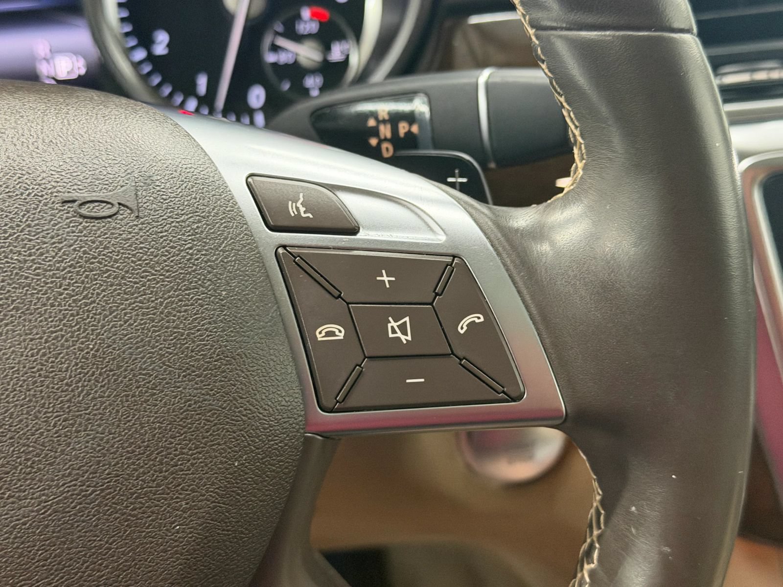 Used 2015 Mercedes-Benz GL 450 4MATIC w/ Lane Tracking Package image 28