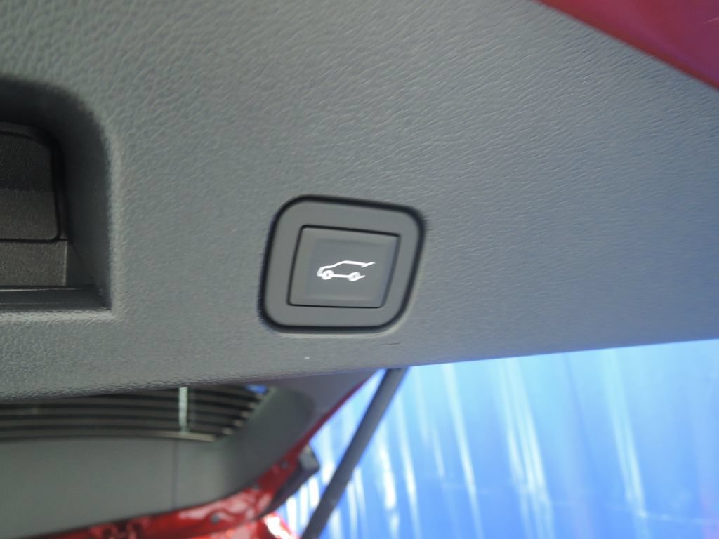 New 2026 Chevrolet Traverse LT w/ Sun and Wheel Package FWD image 32