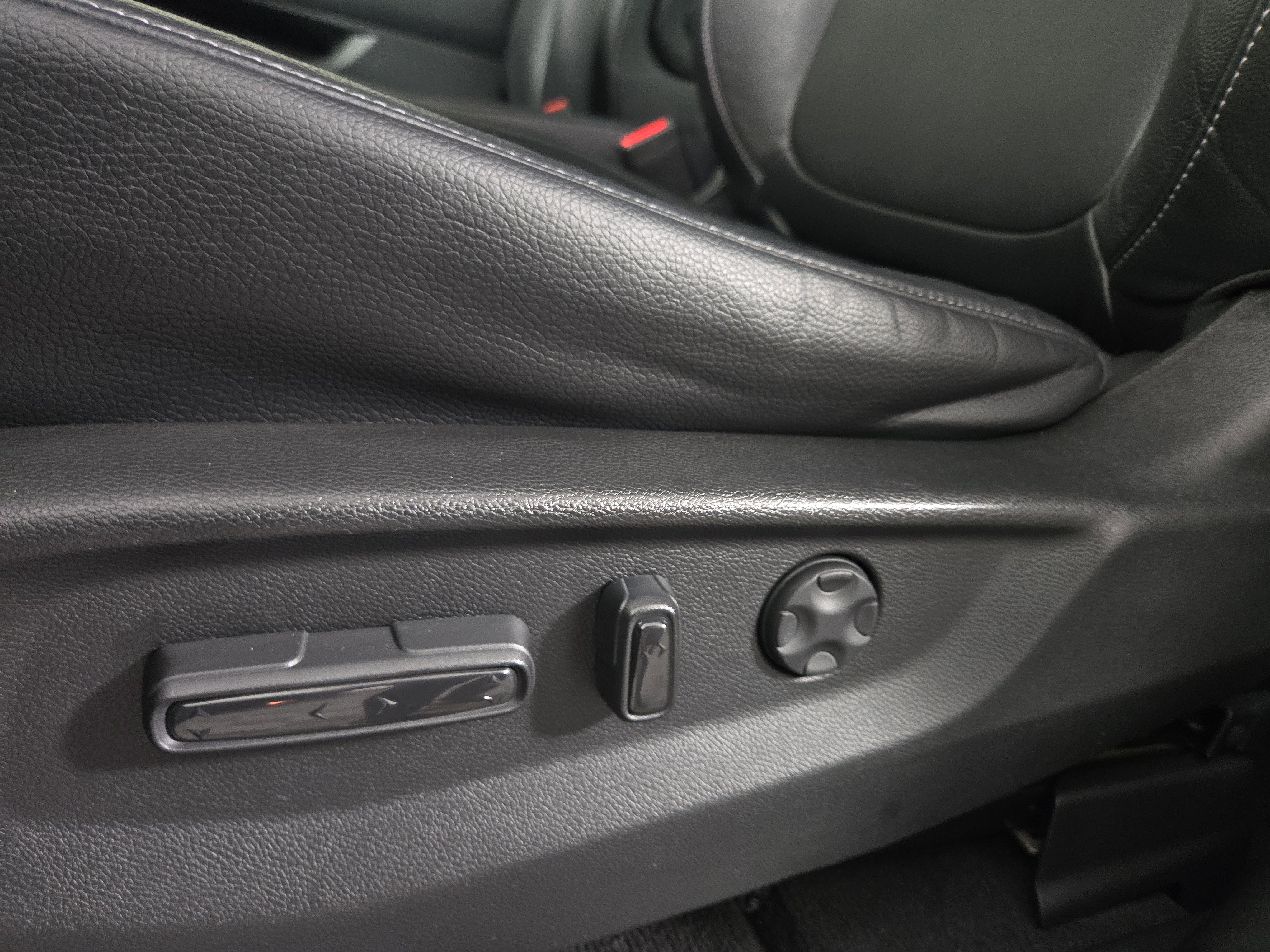 Used 2023 Honda Odyssey Touring image 32