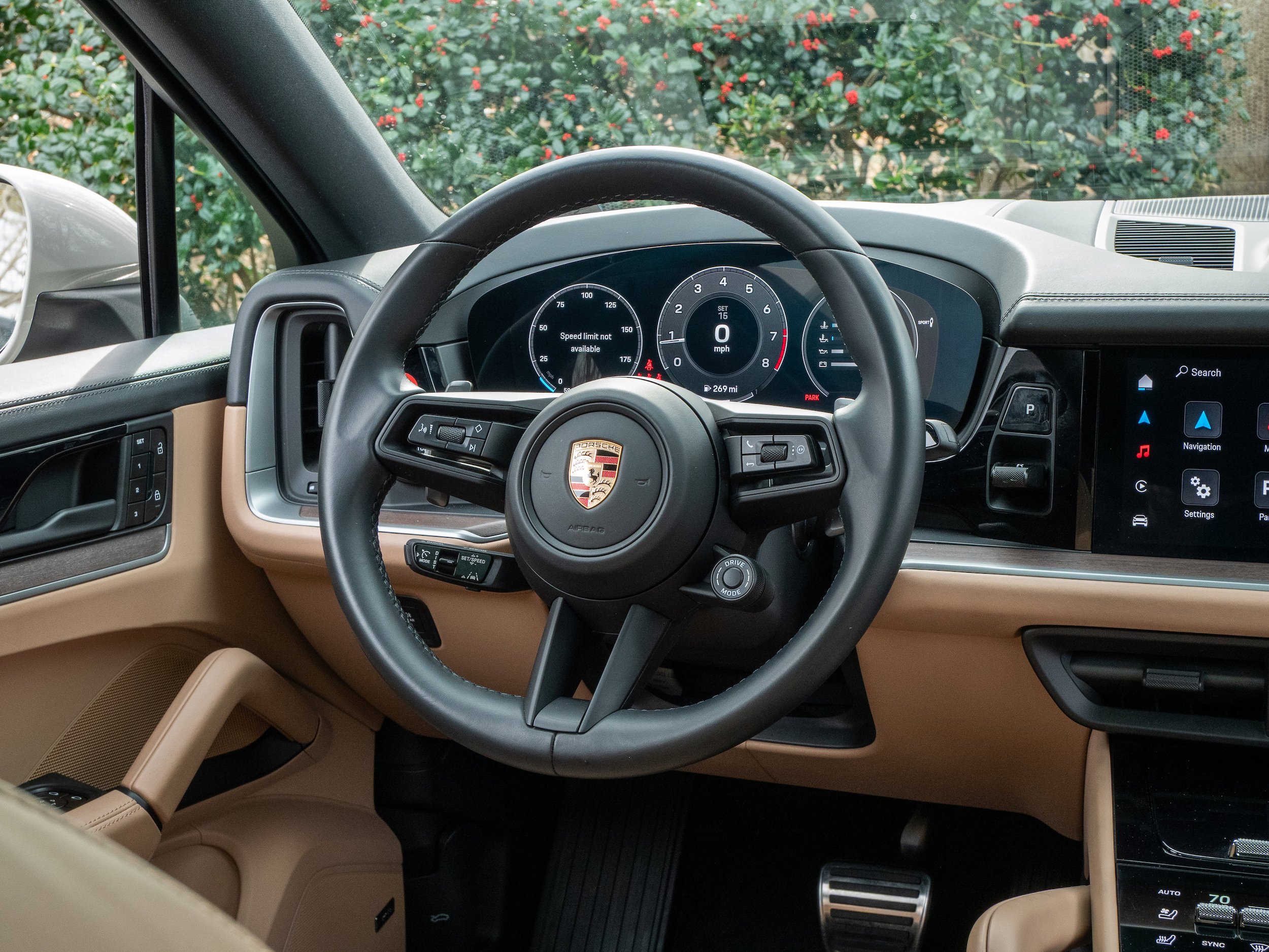 Certified 2024 Porsche Cayenne S w/ Premium Package Plus (PP1) image 25