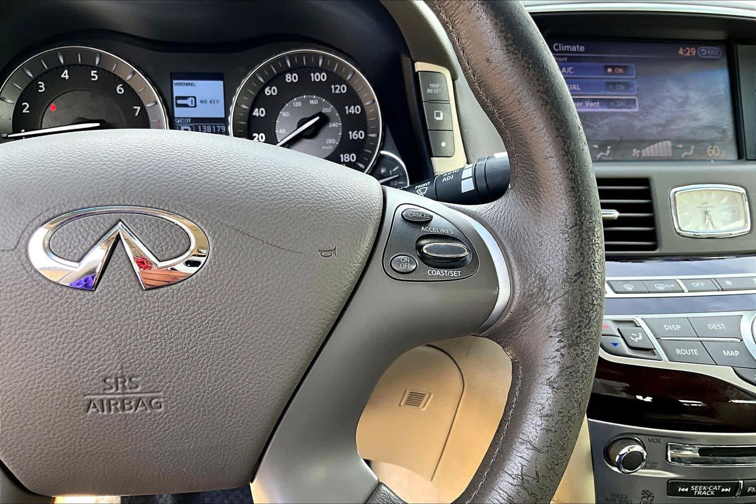 Used 2012 INFINITI M37 w/ Premium Pkg RWD image 28