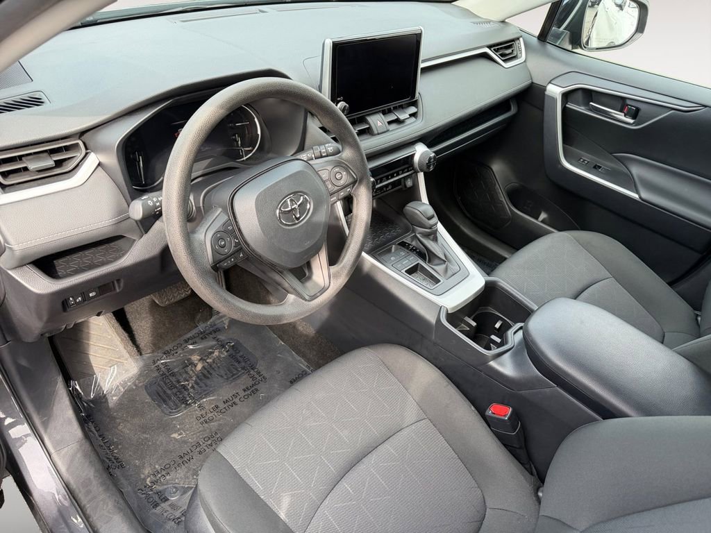 Used 2025 Toyota RAV4 XLE image 16