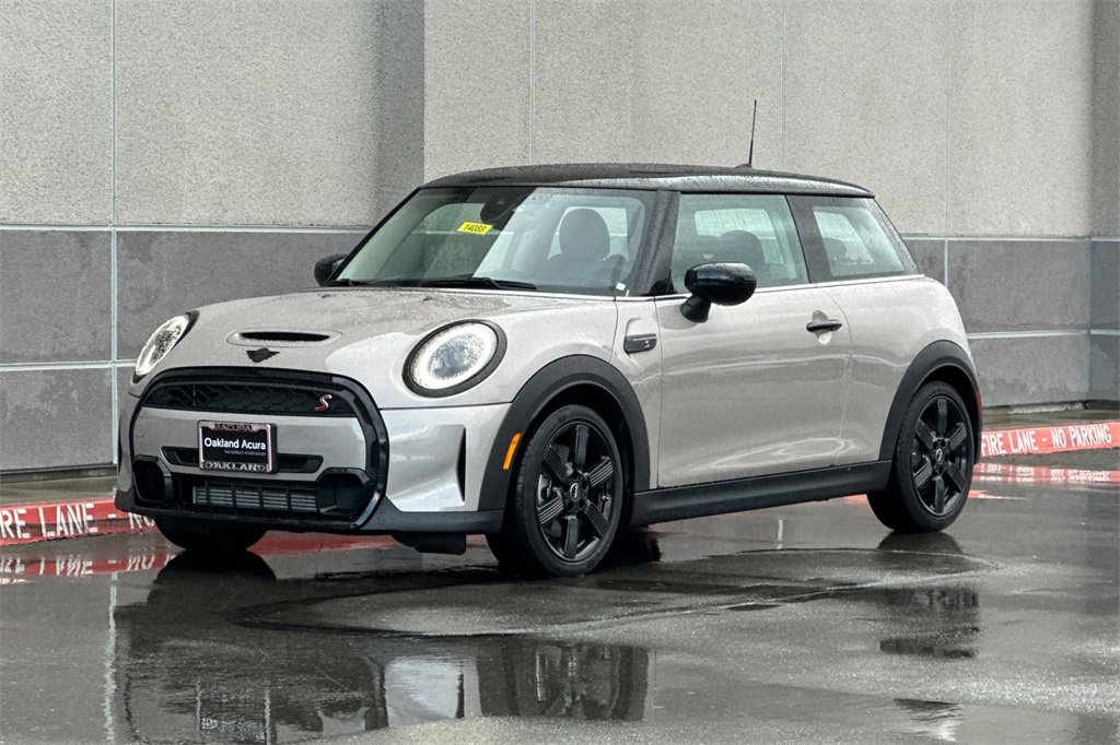 Used 2023 MINI Cooper S w/ Signature Upholstery Package image 8