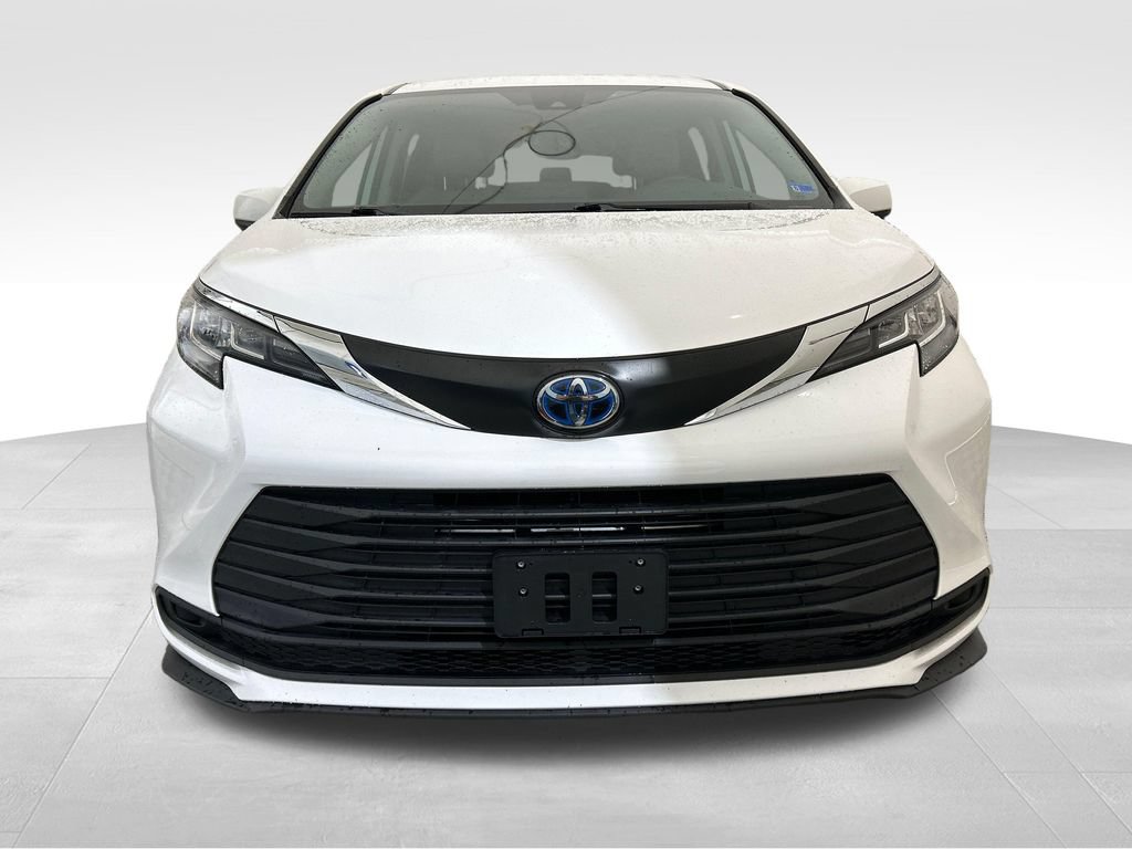 Used 2023 Toyota Sienna LE AWD/4WD image 9