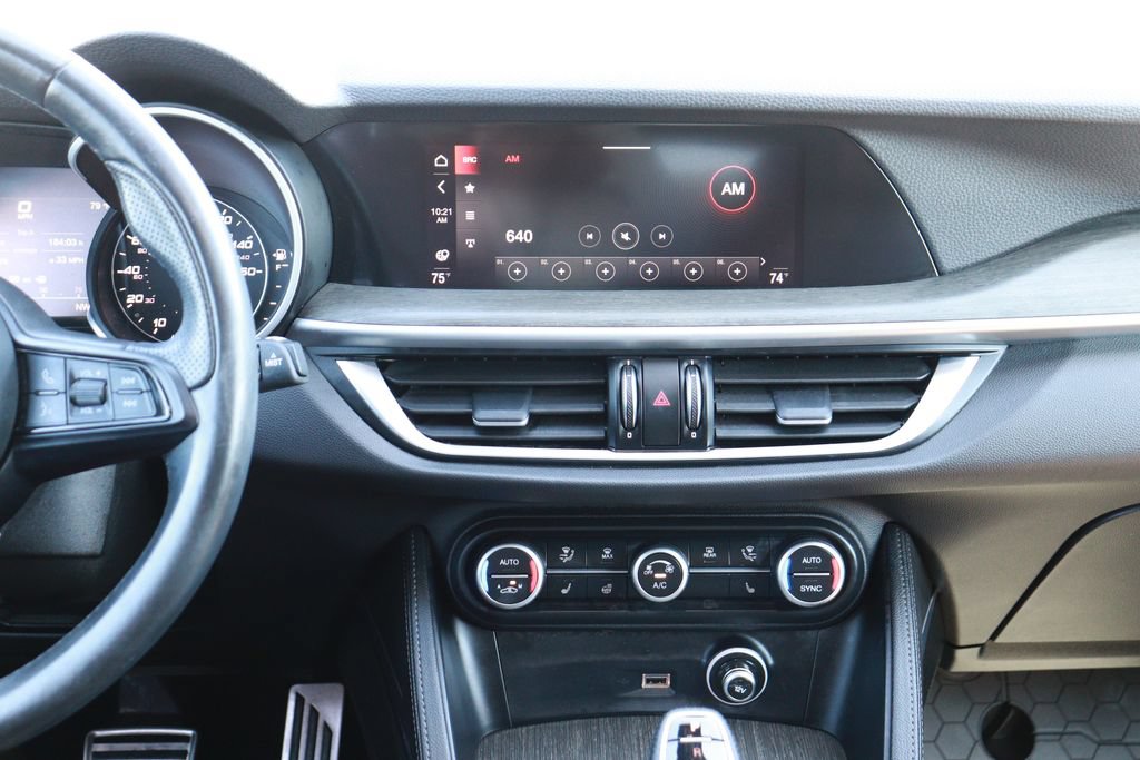 Used 2023 Alfa Romeo Stelvio Ti AWD/4WD image 16