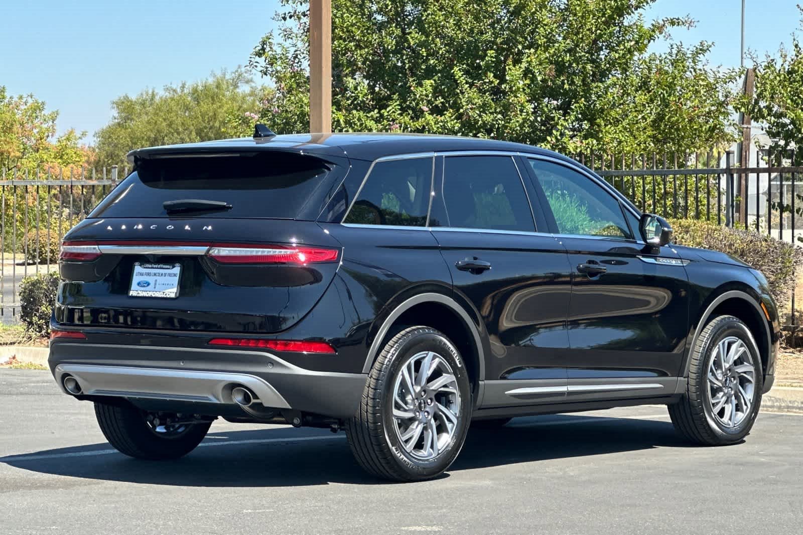 Used 2025 Lincoln Corsair Premiere w/ Equipment Group 101A image 2