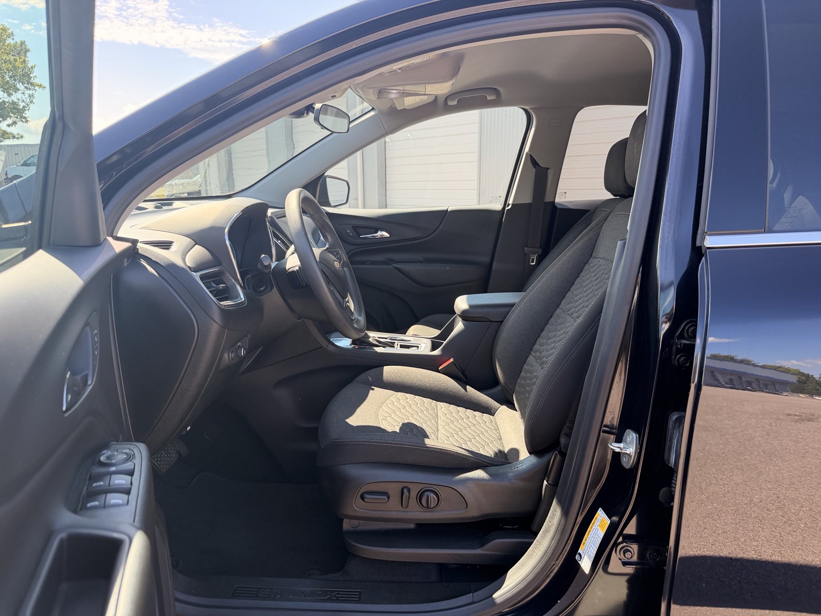 Used 2020 Chevrolet Equinox LT FWD image 14