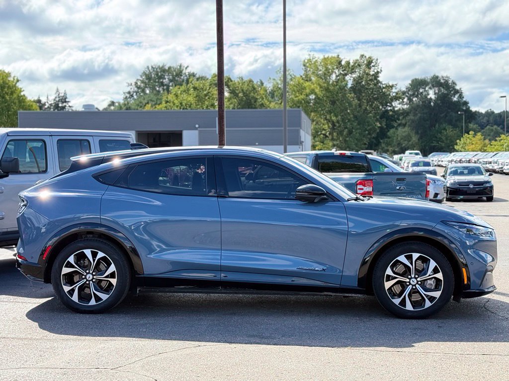 Used 2023 Ford Mustang Mach-E Premium AWD/4WD image 33