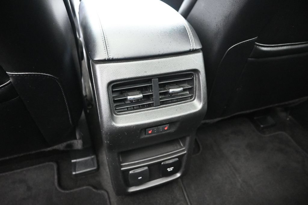 Used 2020 Ford Edge Titanium w/ Equipment Group 301A AWD/4WD image 20