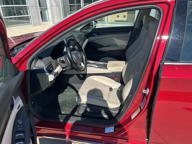 Used 2021 Honda Accord Touring image 16