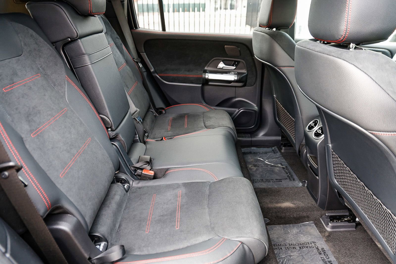 Used 2024 Mercedes-Benz EQB 300 4MATIC image 18