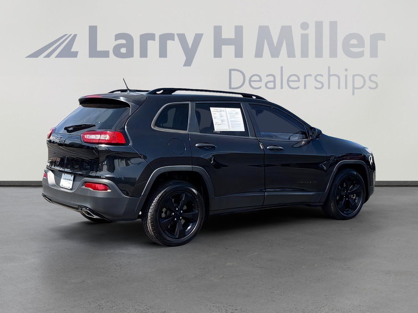 Used 2016 Jeep Cherokee Sport FWD image 6