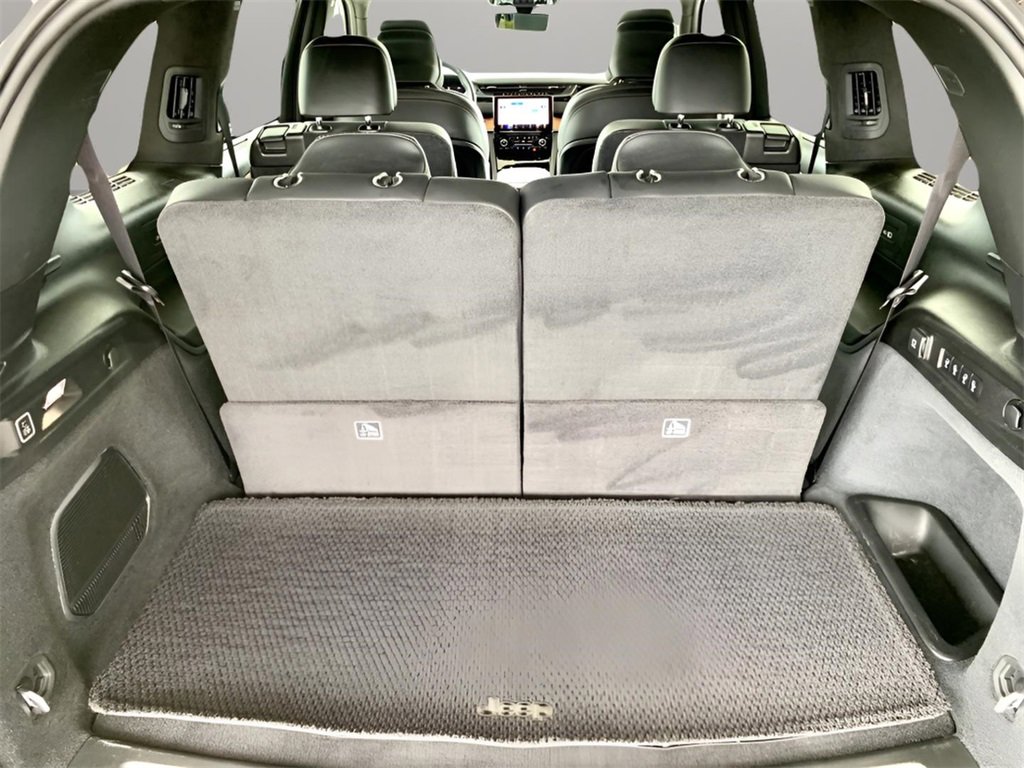 Used 2023 Jeep Grand Cherokee L Summit image 23