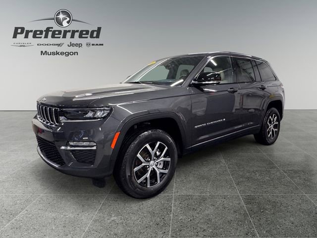 Used 2024 Jeep Grand Cherokee Limited w/ Luxury Tech Group II image 3