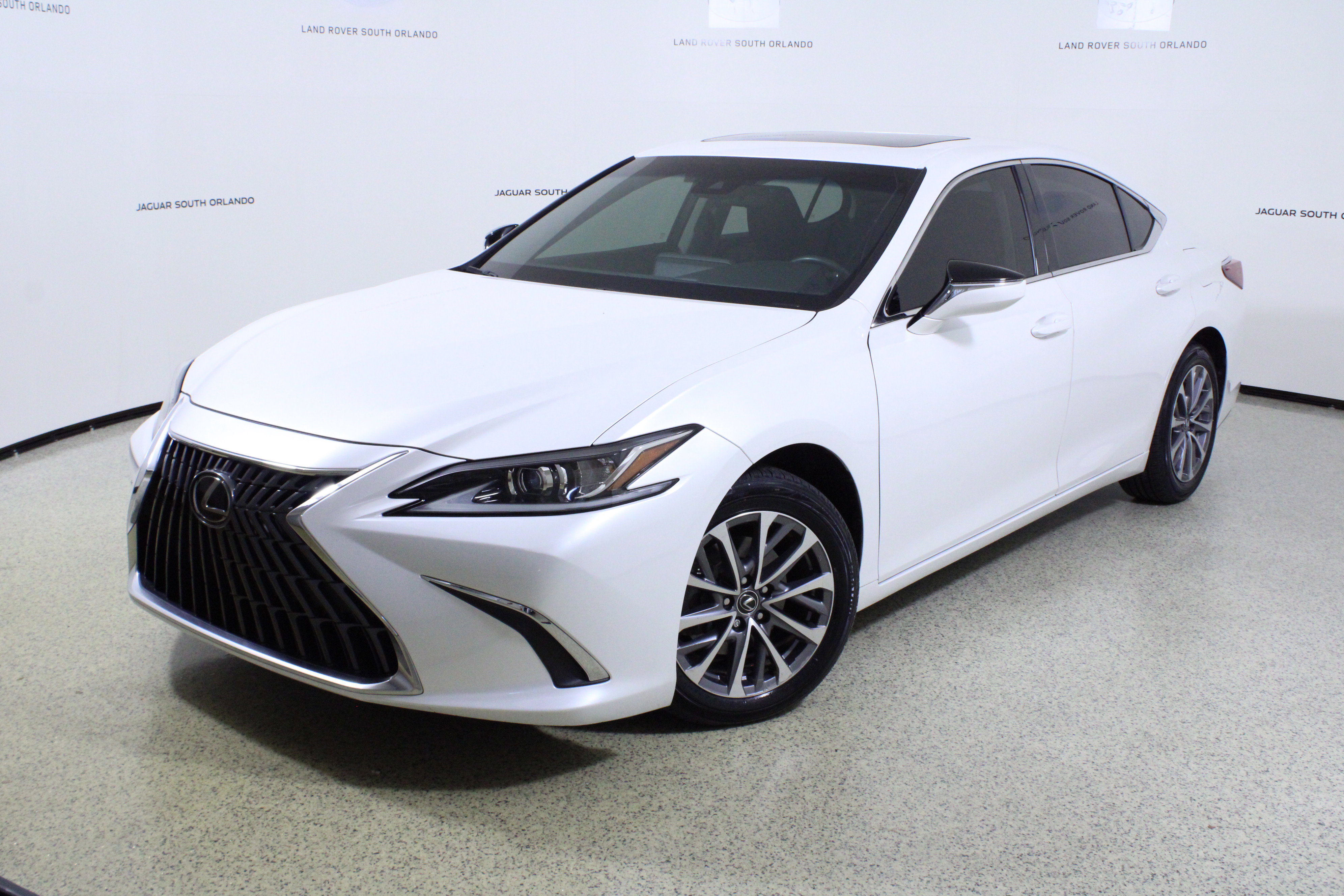 Used 2022 Lexus ES 350 image 1