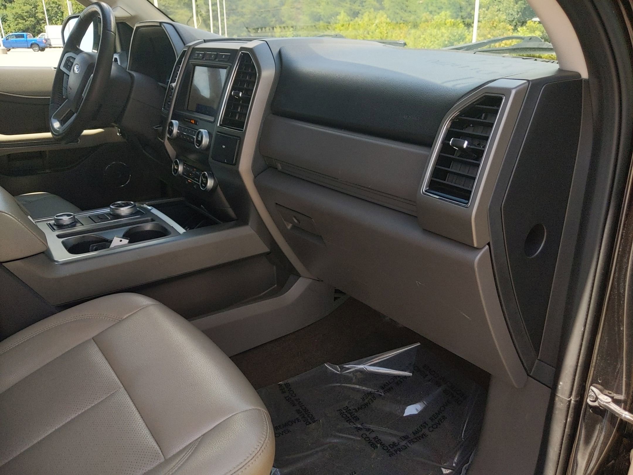 Used 2021 Ford Expedition XLT image 39