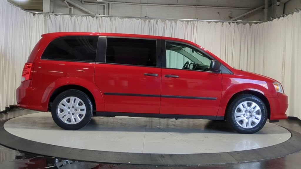 Used 2016 Dodge Grand Caravan American Value Package FWD image 11