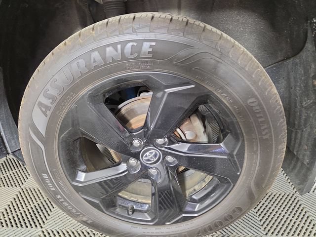 Used 2021 Toyota RAV4 XSE AWD/4WD image 12