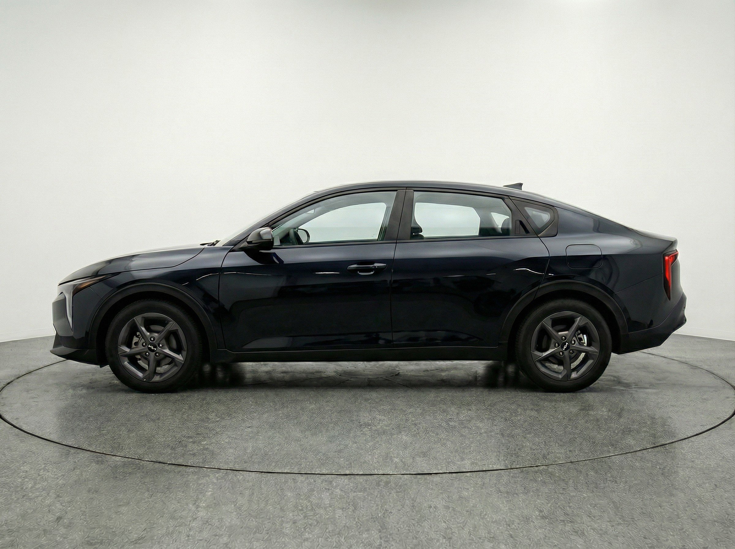 Used 2025 Kia K4 LXS image 5
