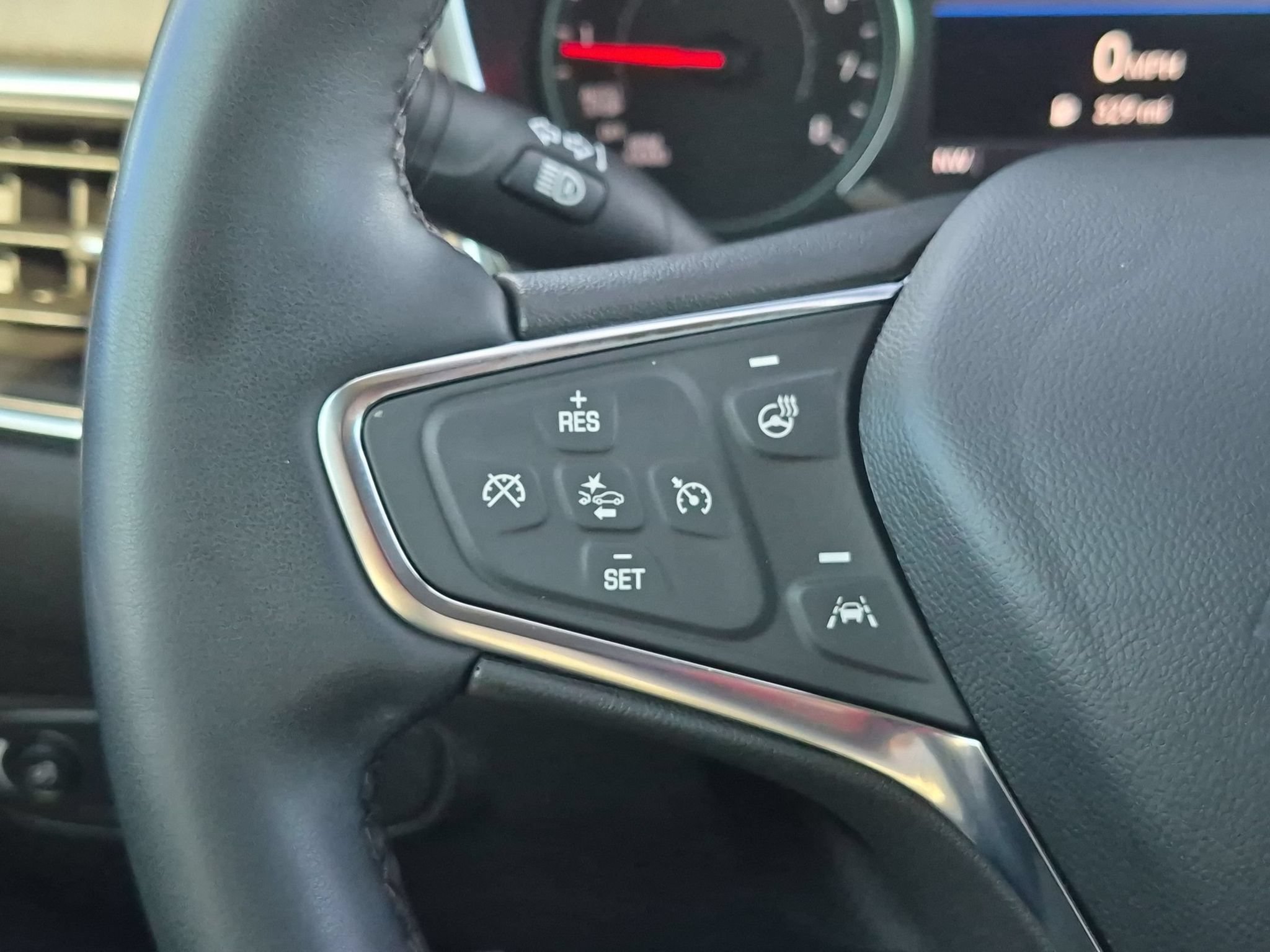 Used 2024 Chevrolet Equinox LT FWD image 23