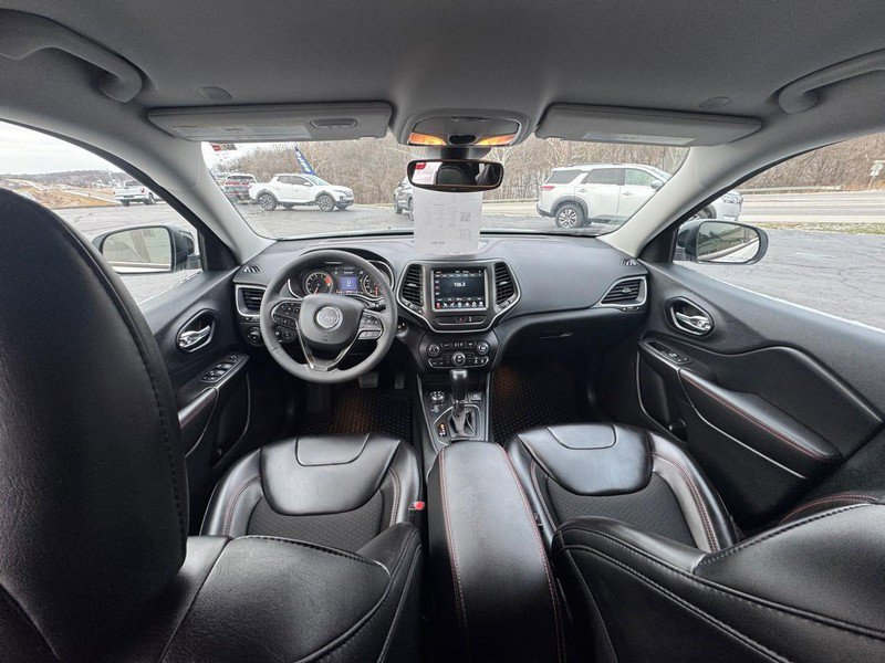 Used 2022 Jeep Cherokee Trailhawk w/ Comfort/Convenience Group image 8