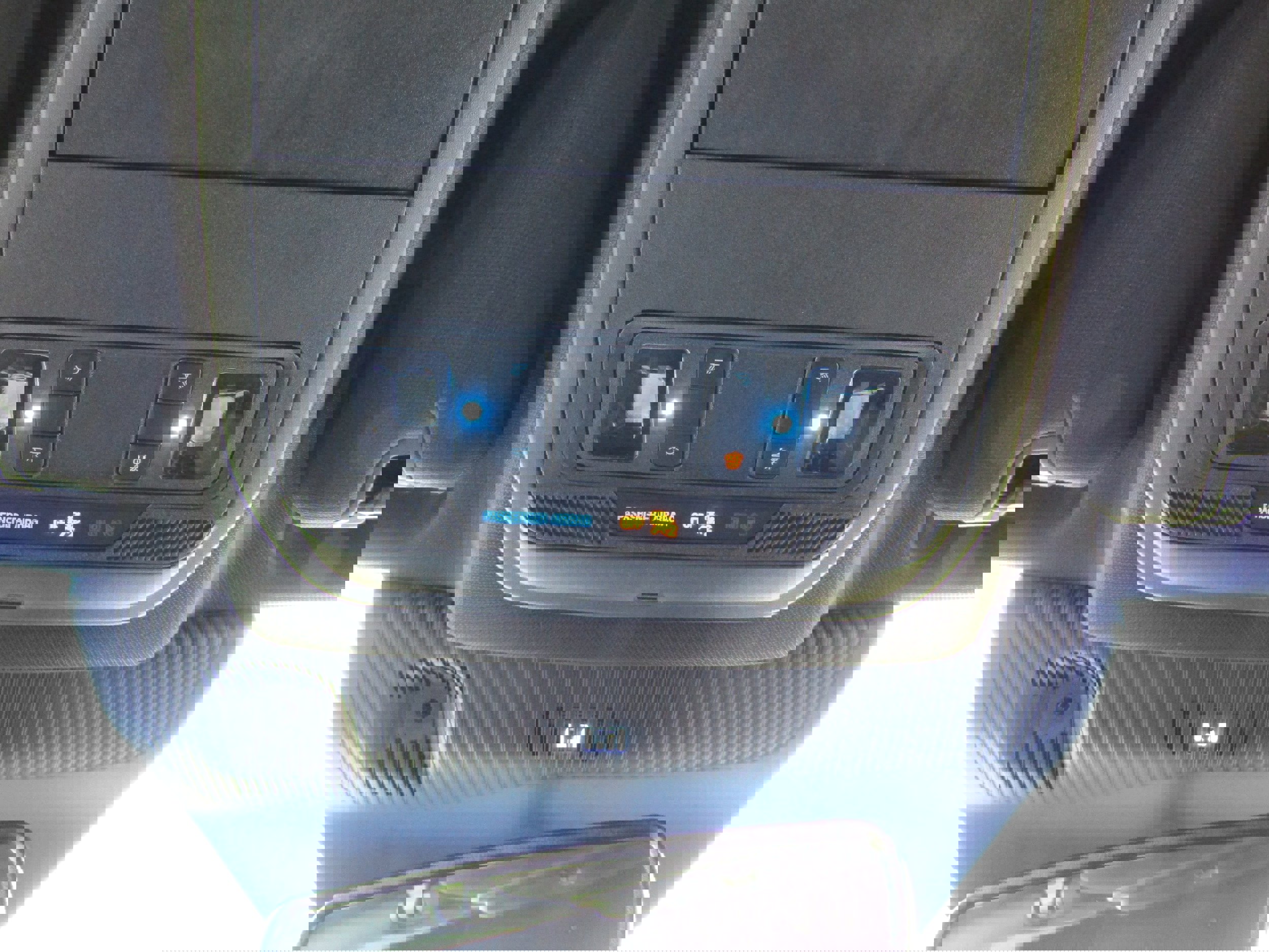 Certified 2025 Ford Explorer ST-Line w/ Premium Package image 28