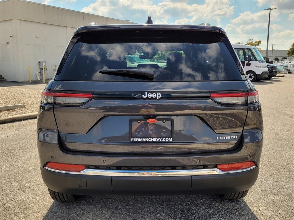 Used 2025 Jeep Grand Cherokee Laredo X w/ Luxury Tech Group I image 6