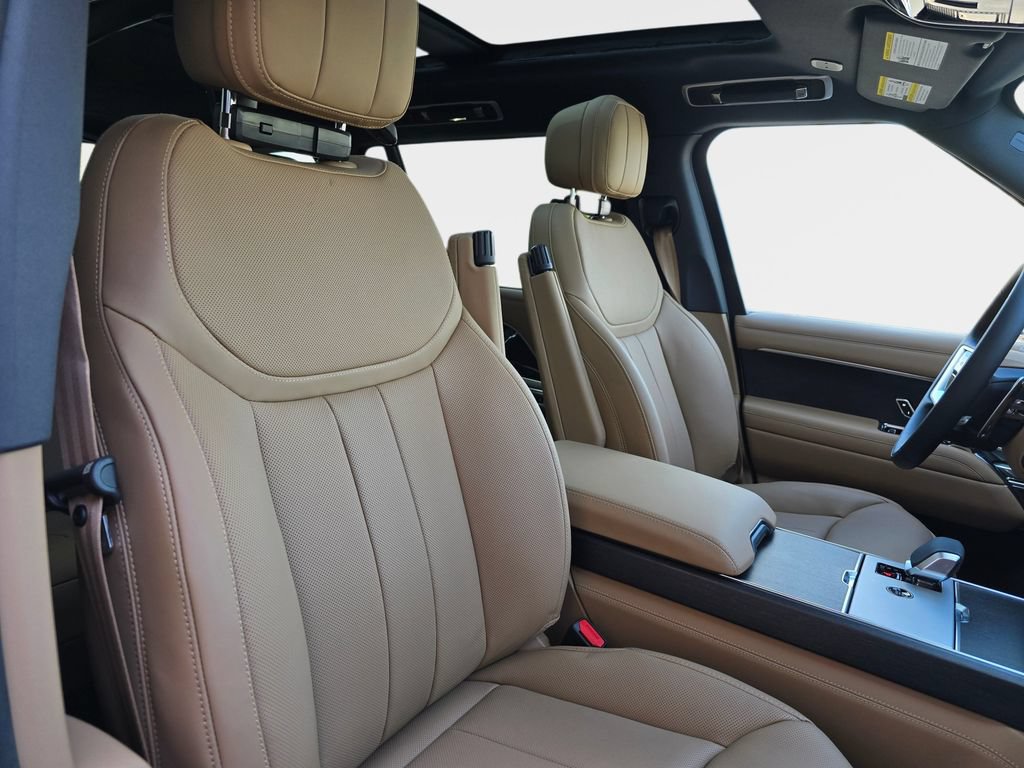 New 2026 Land Rover Range Rover Long Wheelbase SE AWD/4WD image 10