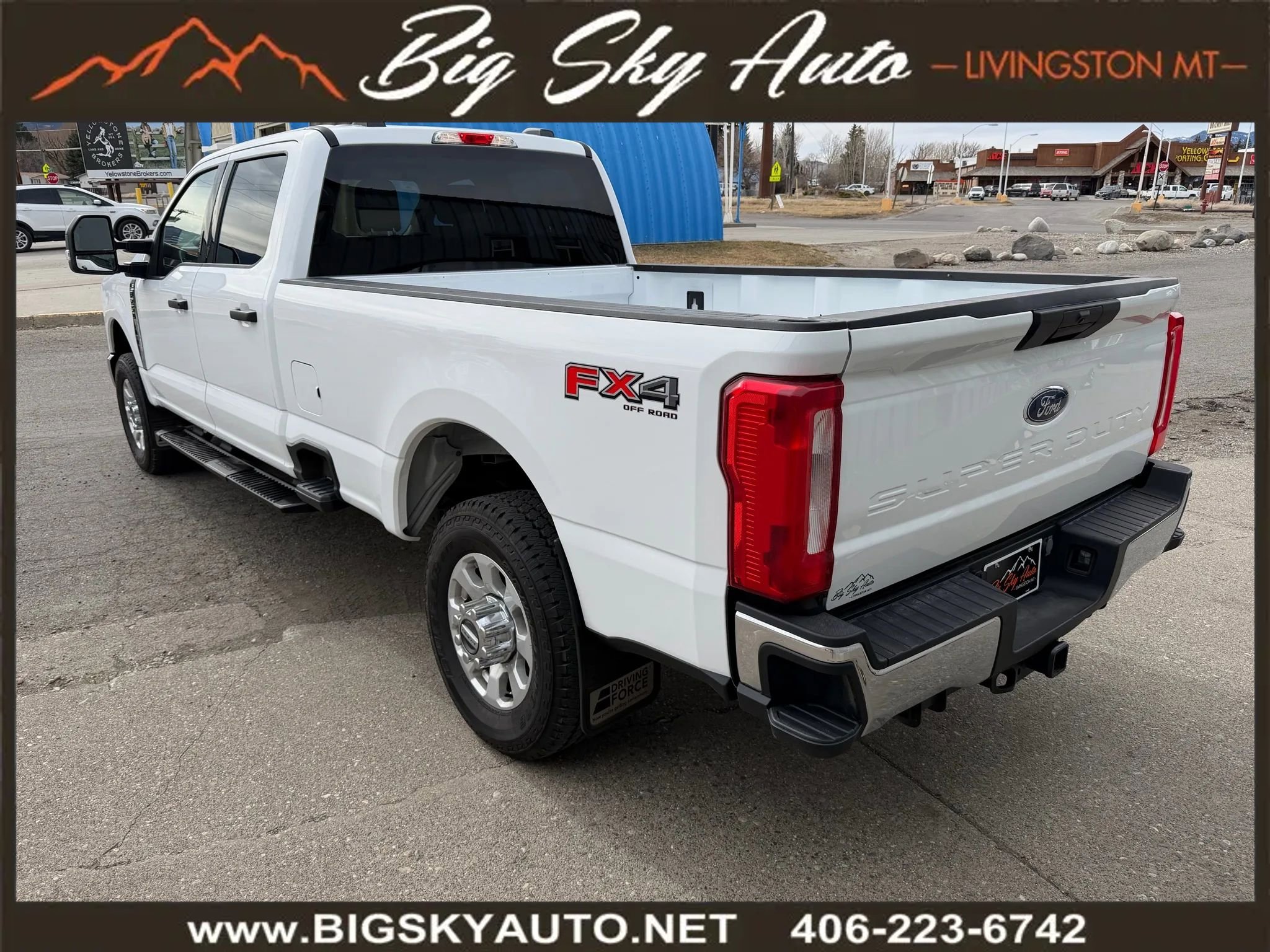 Used 2023 Ford F250 XLT w/ FX4 Off-Road Package image 5