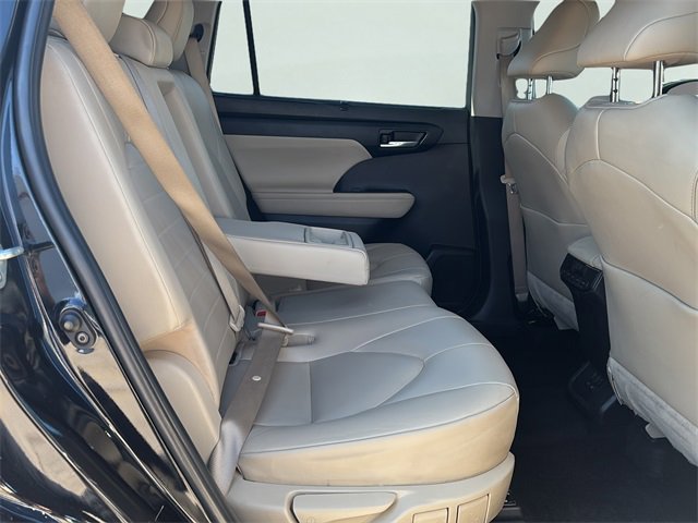 Used 2023 Toyota Highlander XLE image 13