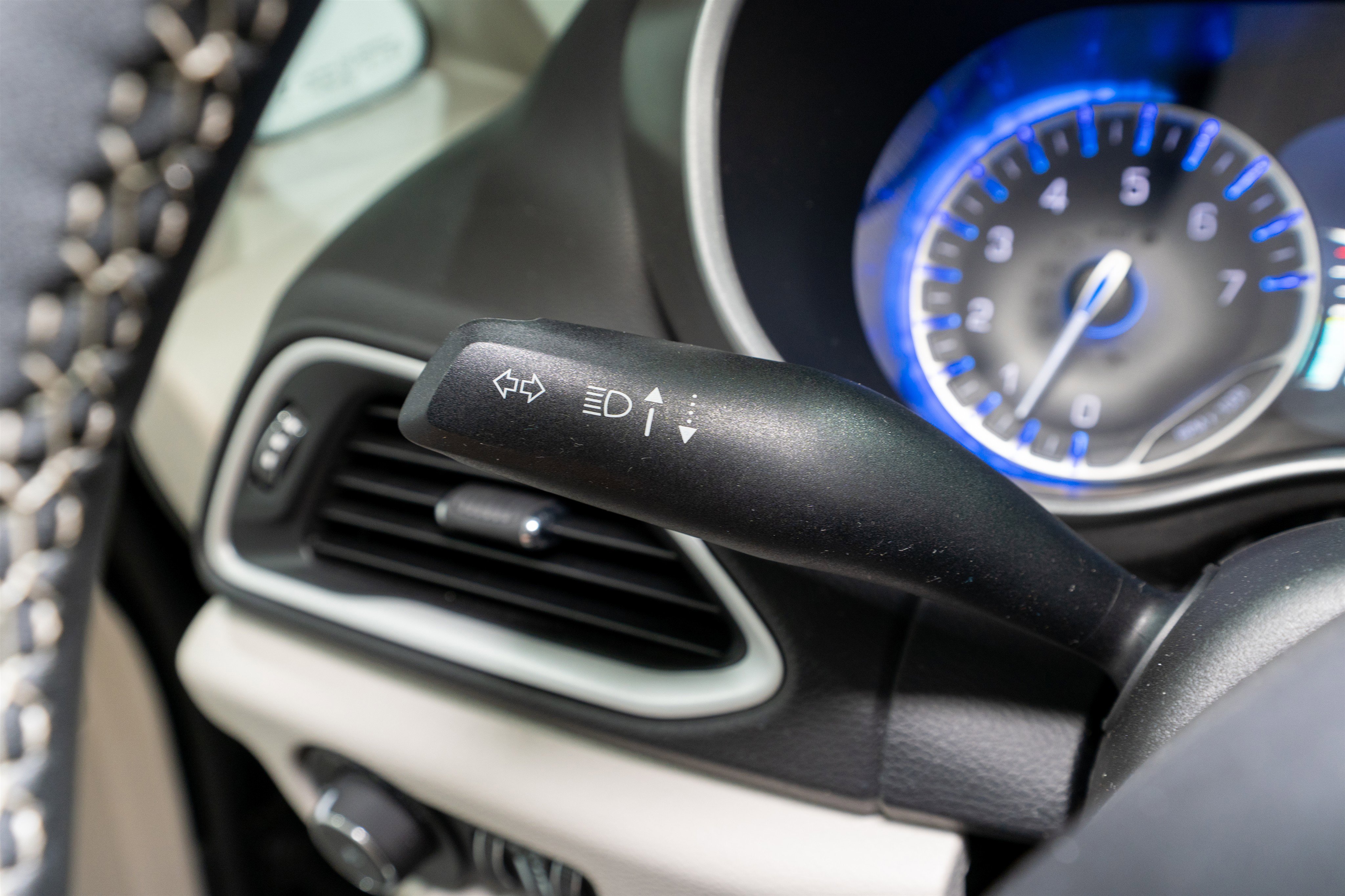 Used 2024 Chrysler Pacifica Touring-L image 28