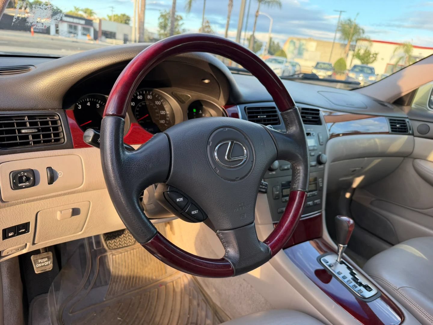 Used 2003 Lexus ES 330 w/ Premium Pkg FWD image 11