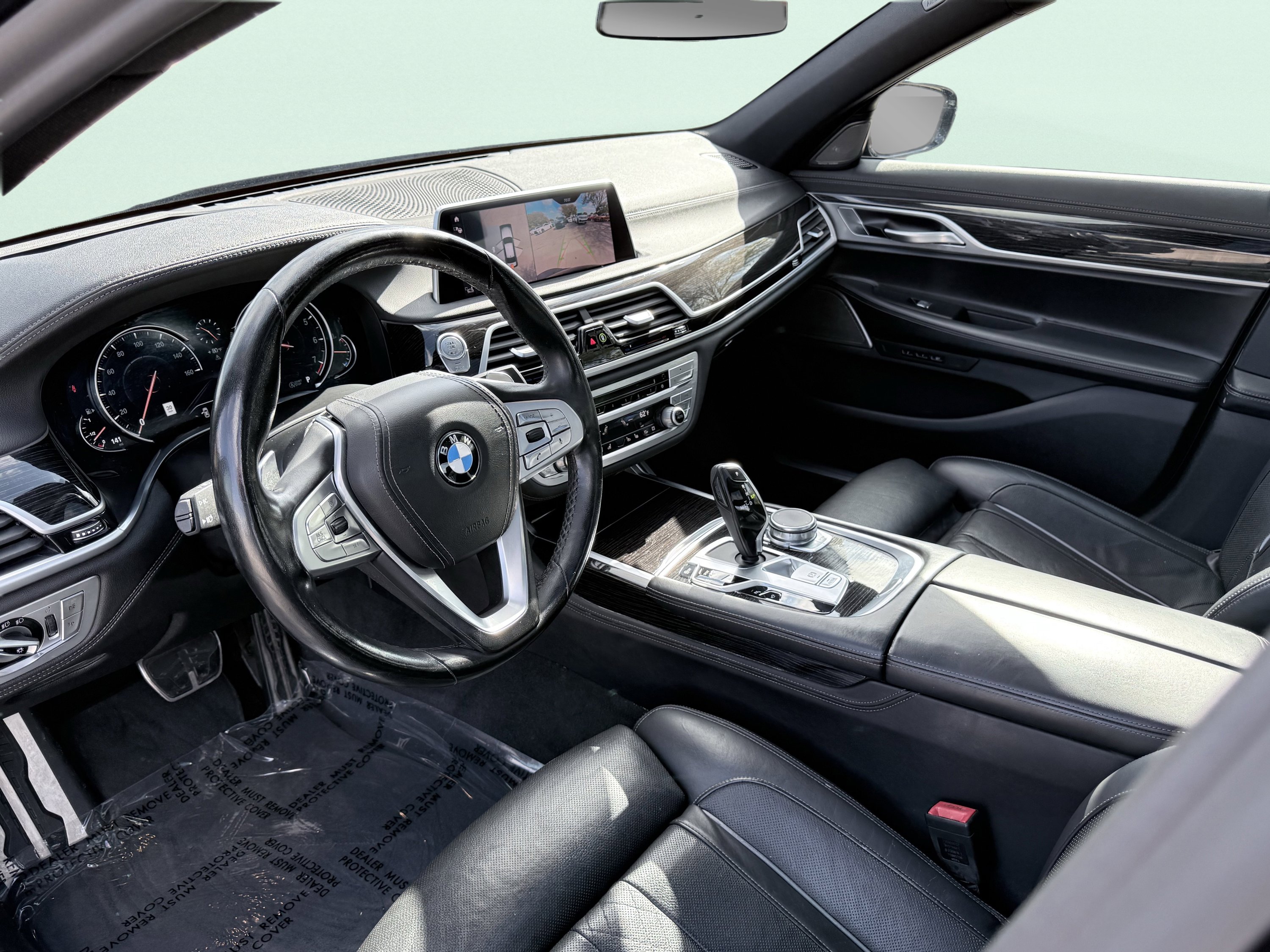 Used 2019 BMW 750i w/ M Sport Package image 15