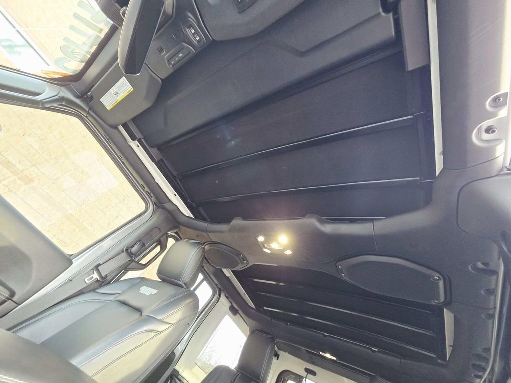 Used 2021 Jeep Wrangler Unlimited Sahara image 9