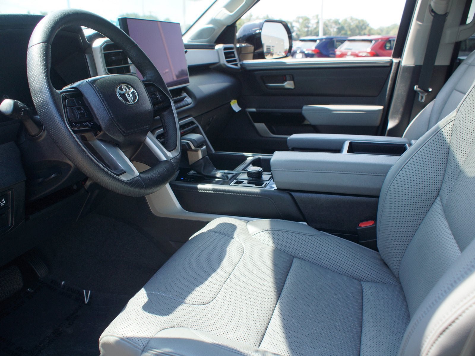 Used 2024 Toyota Tundra Limited AWD/4WD image 14