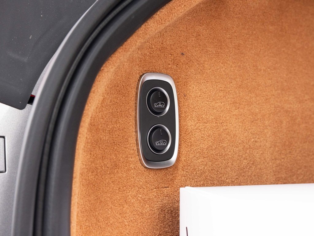 New 2026 Aston Martin DBX 707 image 38