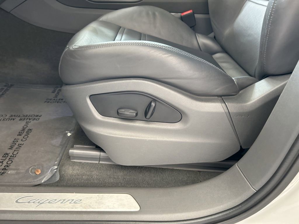 Used 2022 Porsche Cayenne Coupe image 41