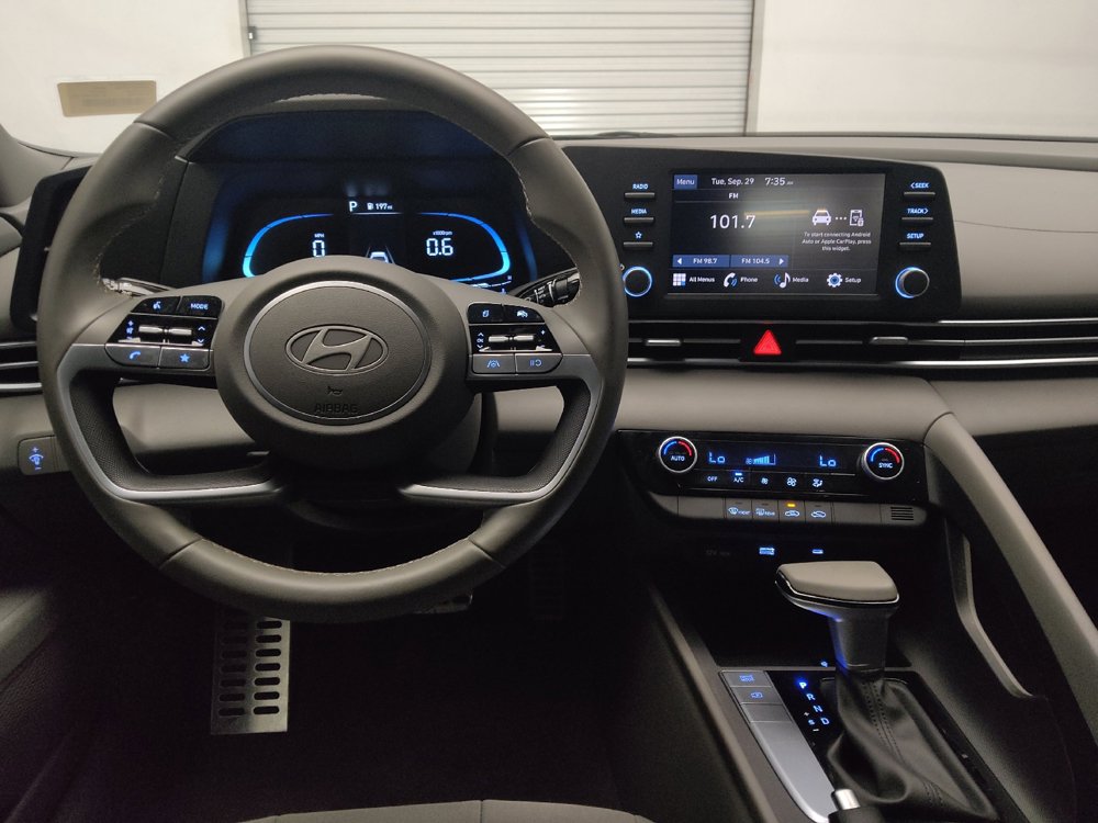 Used 2025 Hyundai Elantra Sport FWD image 22
