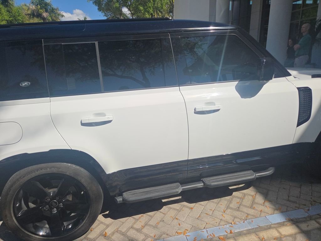 Used 2024 Land Rover Defender 110 X-Dynamic SE image 60