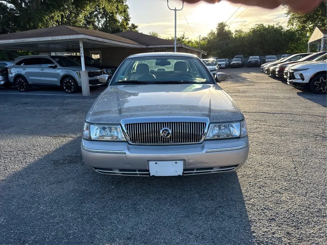 Used 2005 Mercury Grand Marquis LS RWD image 2
