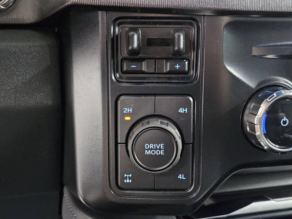 New 2026 Ford F350 Platinum w/ FX4 Off-Road Package AWD/4WD image 25